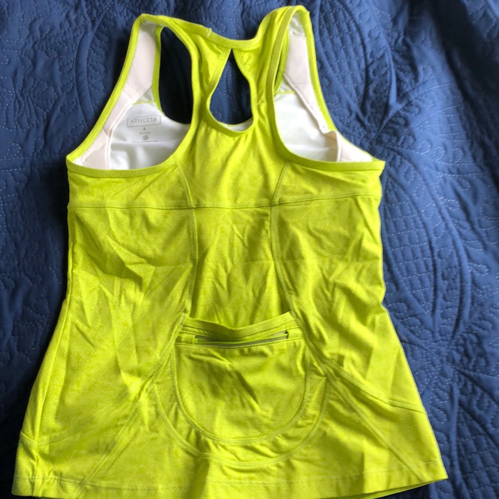 Workout top - Picture 2 of 4